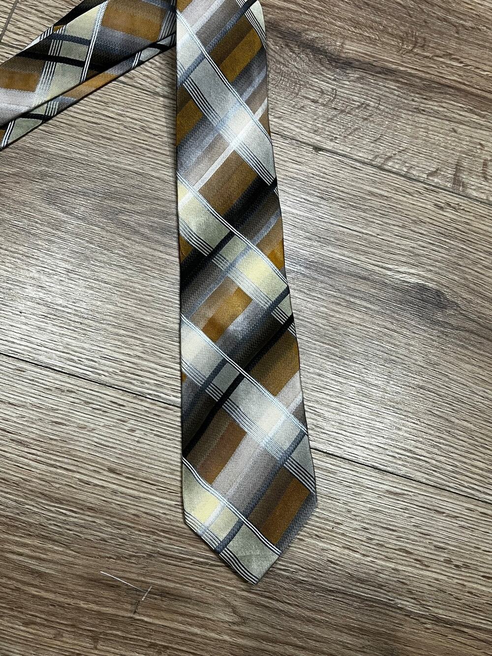 Van Heusen Mens Tie Brown Gray Plaid Pattern (A00)